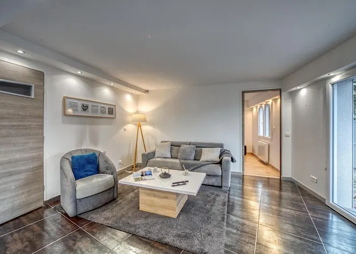 - Malacare Apartament Meylan